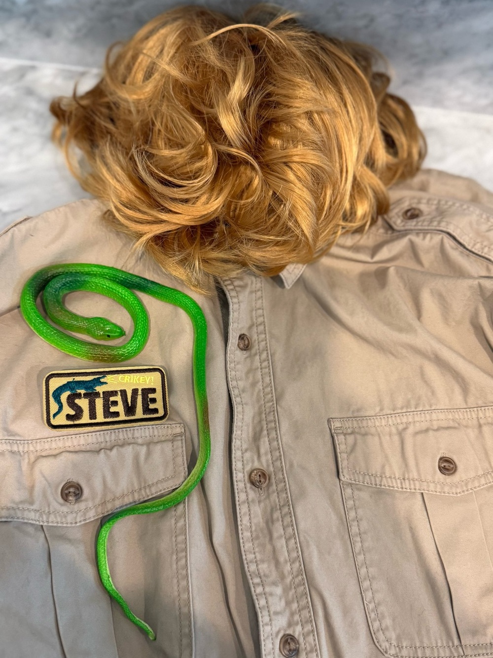 Steve Irwin Costume Men’s Large Orvis Safari Shirt Wig Snake Halloween